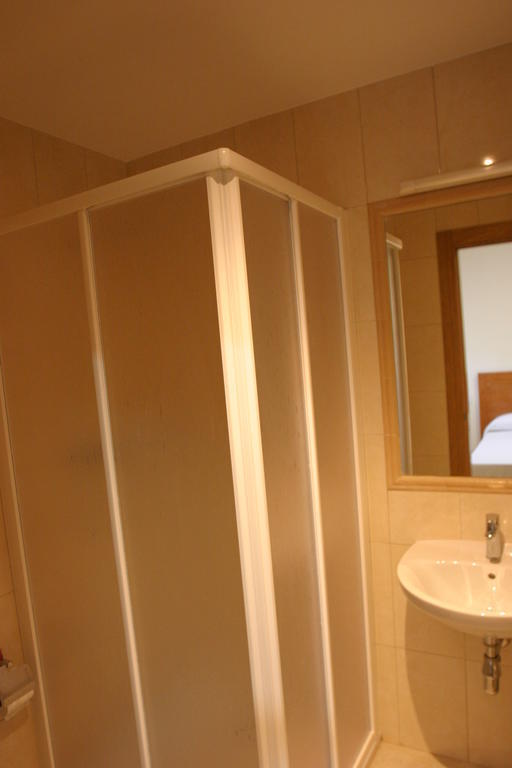 Albergue La Encina Hospital de Órbigo 部屋 写真